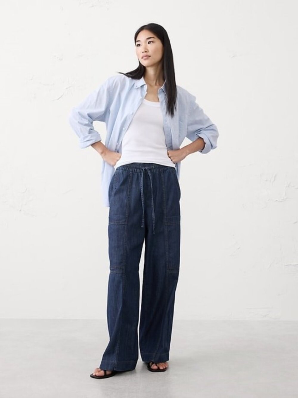 New BANANA REPUBLIC Wide-Leg Cargo Pull-On Jeans - Small